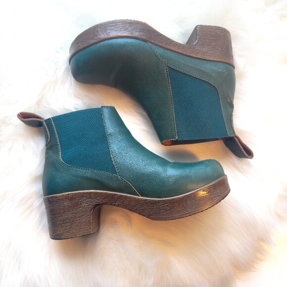 Women Calou Stockholm green Chelsea booties sz 7 - Picture 1 of 6
